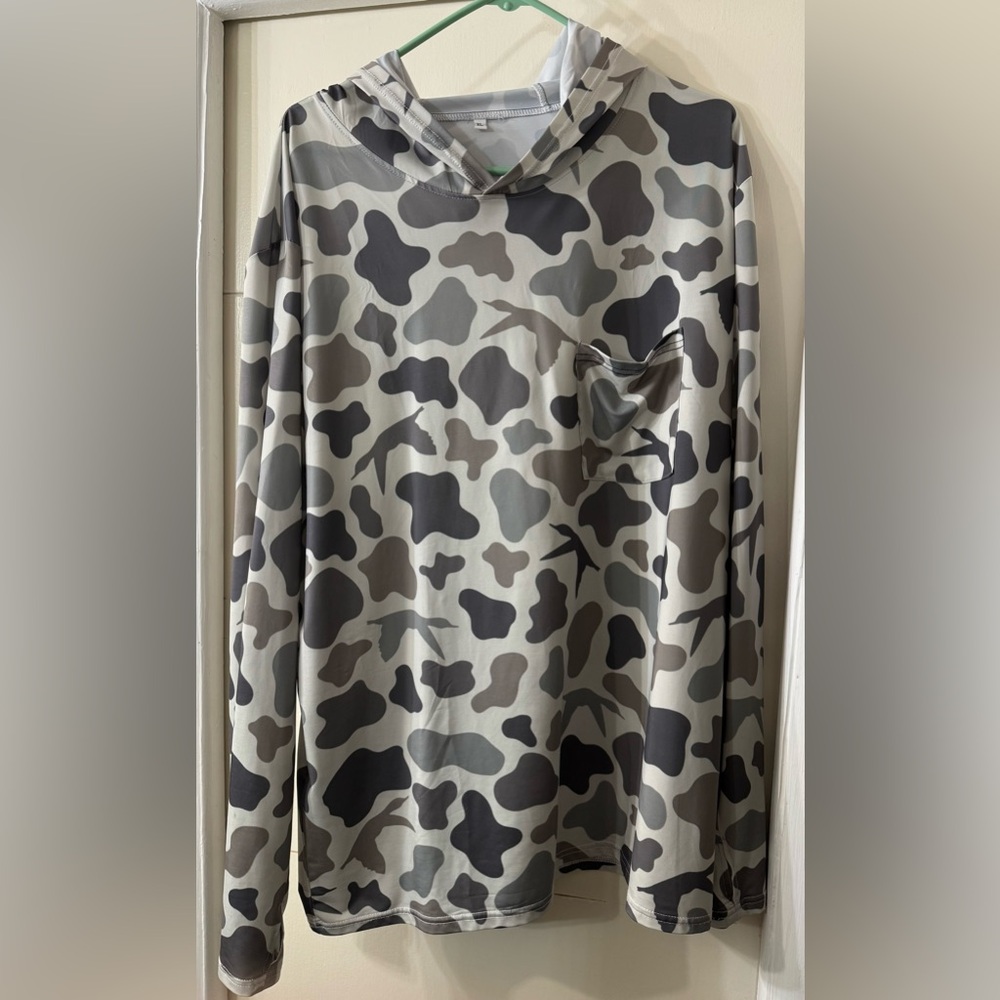Men’s XL Duck Camo Long Sleeve Dri-Fit Material